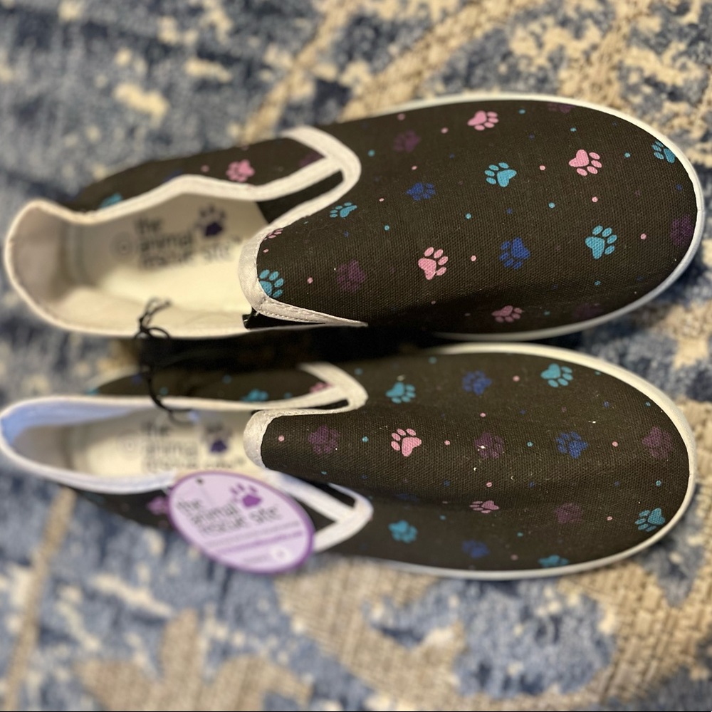 The Animal Rescue Site Paw print slip on shoes